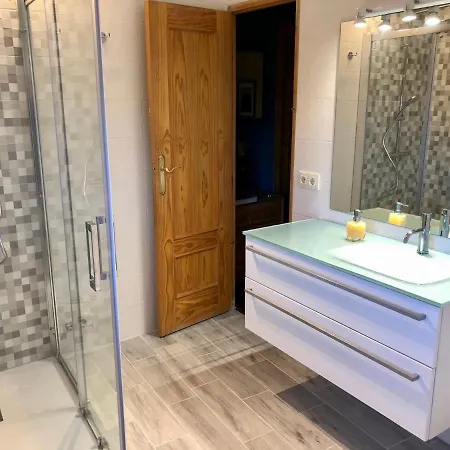 Casa En El Corazon De Gredos, Amplia Y Agradable. *